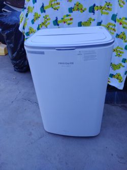 Frigidaire Cool.Connect. Small portable Air https://offerup.com/redirect/?o=Y29uZGl0aW9uZXIuR0FMTEVSWQ== Comfort Connect magnetic Holder.Model GHPC1