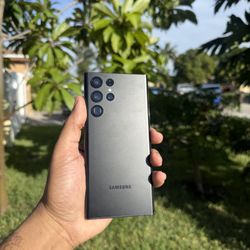 UNLOCKED SAMSUNG GALAXY S22 ULTRA / LOW PRICES 