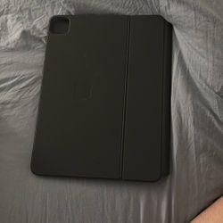 I pad Pro 11inch Magic Key Boared