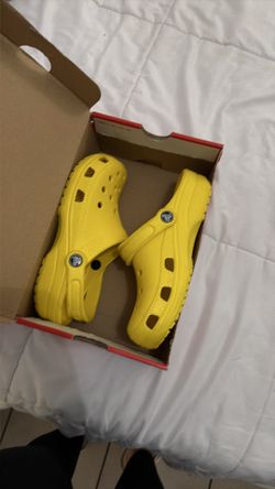 Yellow crocs size 7