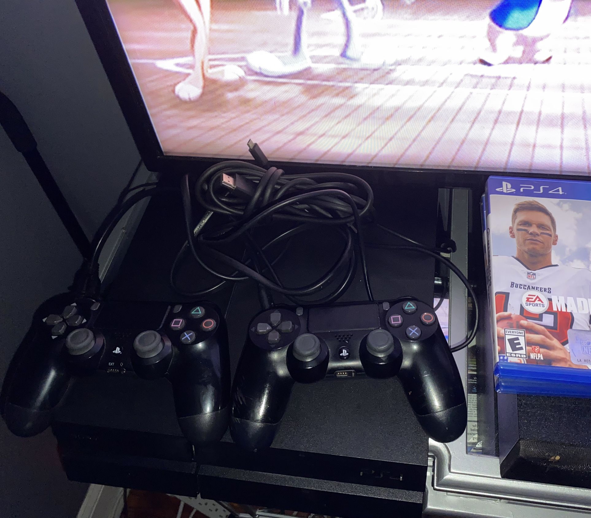 PS4 With 2 Controllers