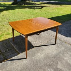 Mid Century Modern Dining Table With One Leaf Vintage 