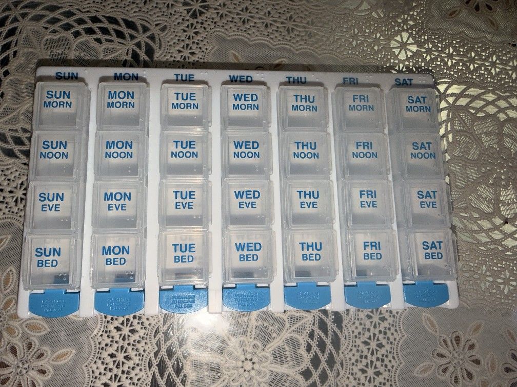 DOSE Weekly (7 Day) 4 Times A Day Push Button Pill Organizer And Vitamin Planner