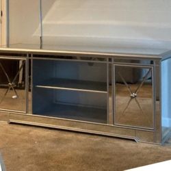 Mirrored Media Console 