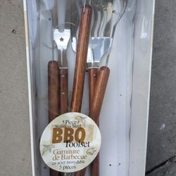 Box has been open but the tools have never been used. Glove is the missing piece. 
