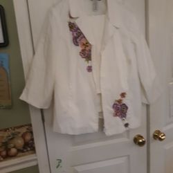 Bob Mackie 2 PC. Wearable Art White With Pancies