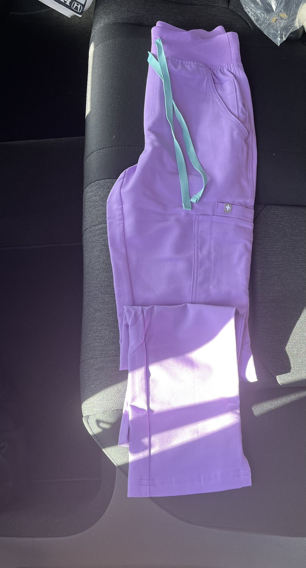 Figs scrub bottoms (lilac and teal)
