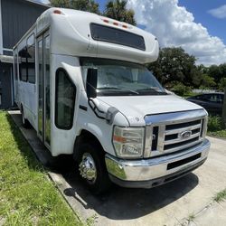 2012 Ford E-450