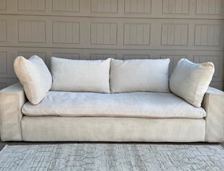 Michael Nicholas “Cloud Couch” California Scale
