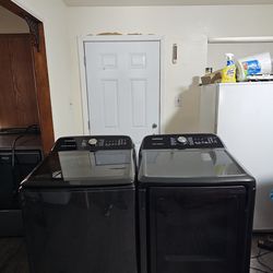 BLACK STAINLESS STEEL SAMSUNG WASHER AND DRYER SET BOTH ELECTRIC XL CAPACITY 5.3 CU GOOD CONDITION DELIVERY AVAILABLE FOR EXTRA FEE