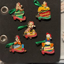 Disney Pins 