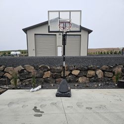 Spalding Basketball Hoop