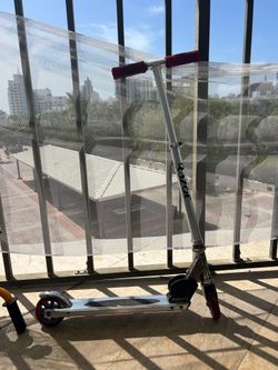 Razor Kick Scooter – Works Great
