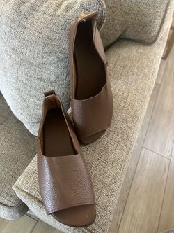 Women sandals