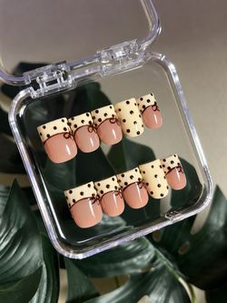 Press on nails