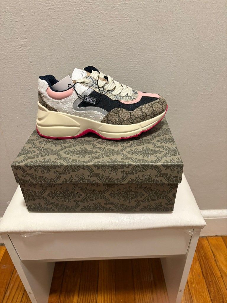 Disponible Para Mujer Size 7 Y 8