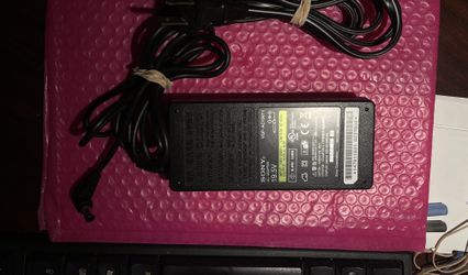Genuine  Sony 90 W 19.5 V 4.7 AC adapter VGP – A19V32