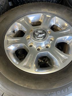 Set of used wheels for dodge ram 8 lug 2500