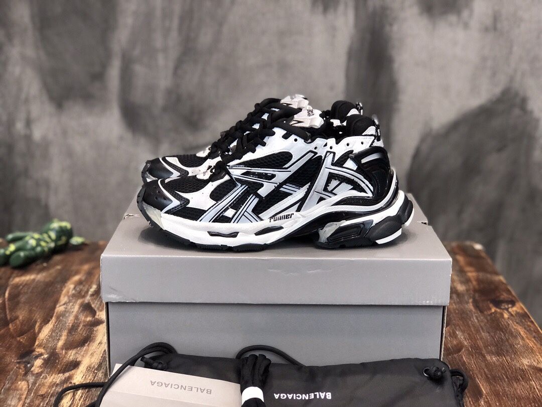 Balenciaga Men’s Sneaker With Box New