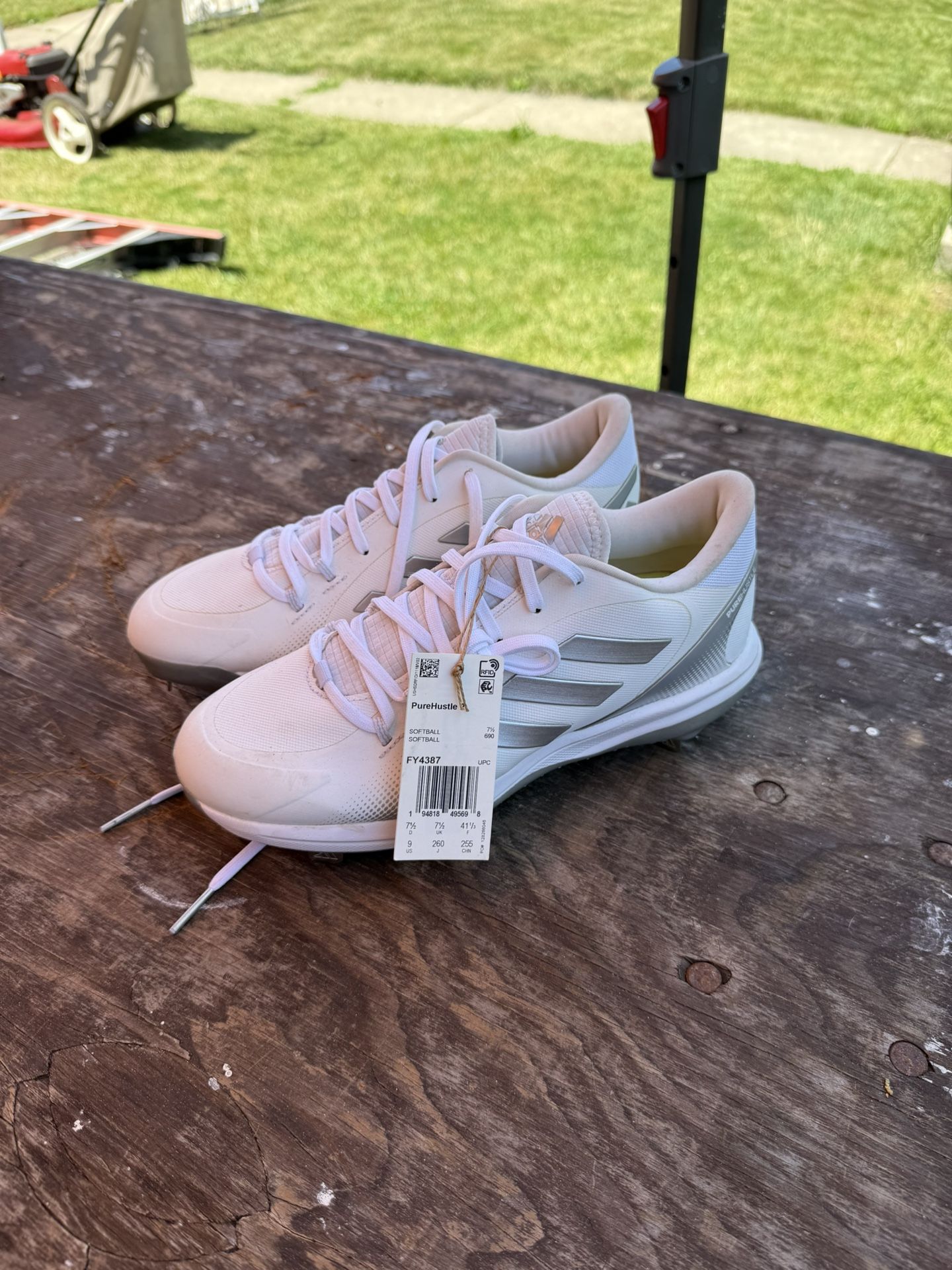 Adidas PureHustle 2 White Softball Cleats Women’s US Size 9