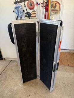 BRAND NEW 5 FOOT WHEELCHAIR RAMP