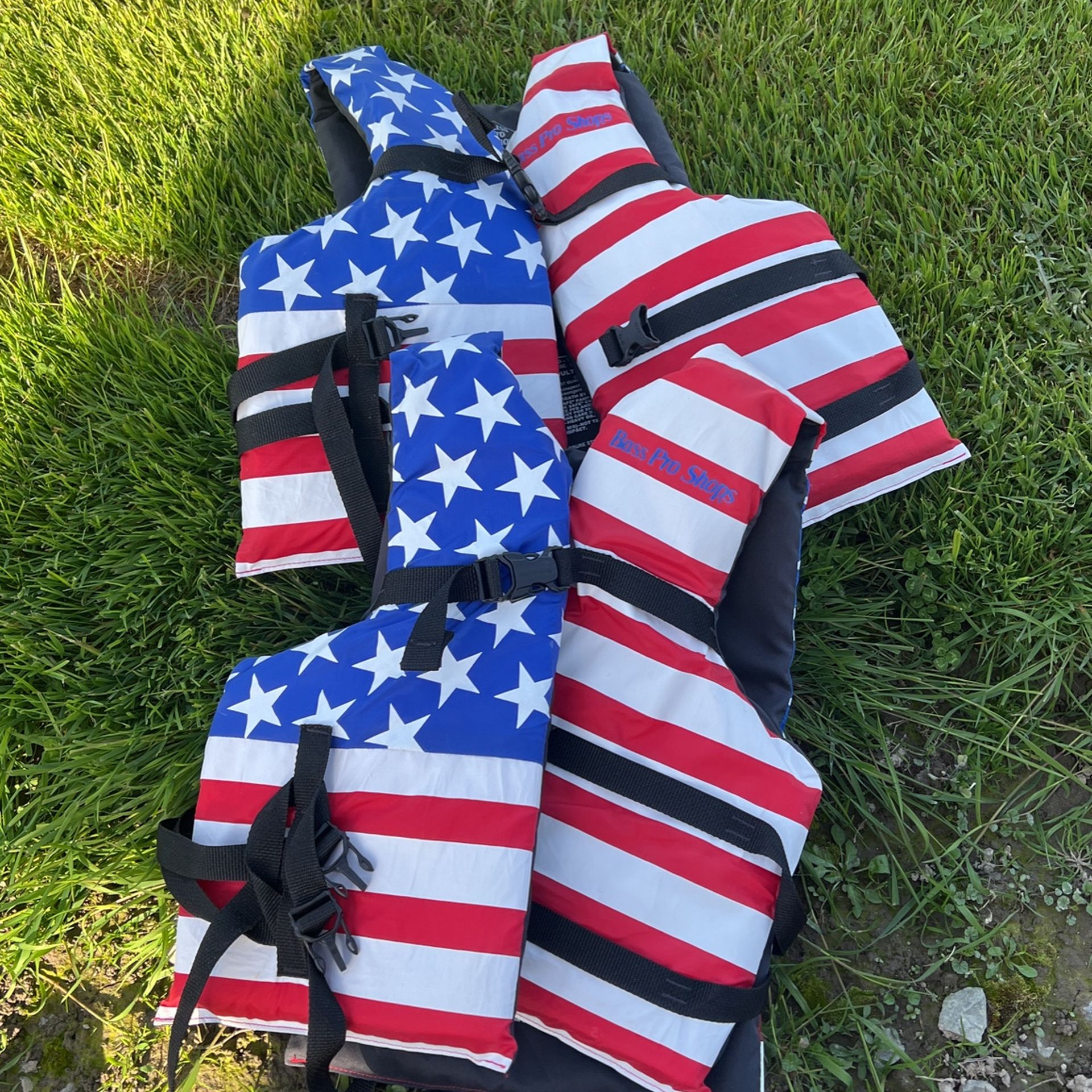 2 Adults Swimming Vest Size Medium (size In The Pict)$32 Each