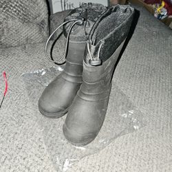 Boys Snow boots Size 13