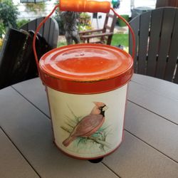 VINTAGE CHRISTMAS THEME METAL TIN CONTAINER 