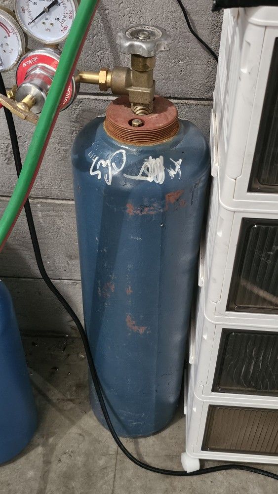 Oxy Acetylene Welding Tanks
