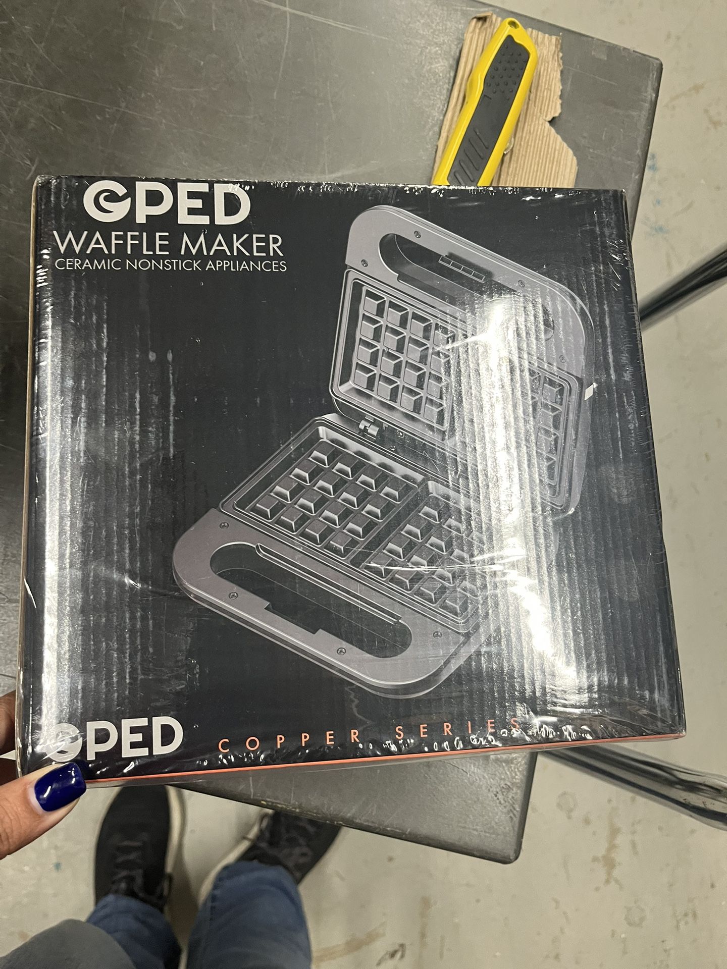 BRAND NEW - GPED 2 Slices Non-Stick Waffle Maker