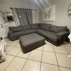 Sectional Couches Gray Color With Big Ottoman 