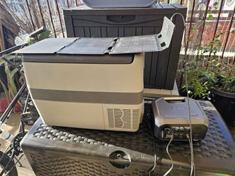 Setpower Aj30 Refrigerator/freezer 300w Portable Battery And 45w Solar Panel 
