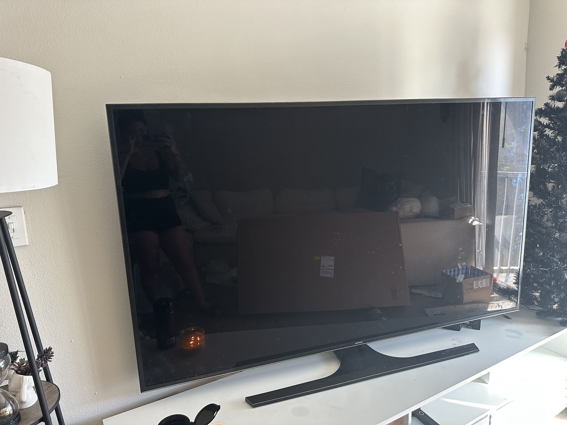 Sumsung large Tv