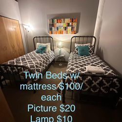 Twin beds/Matrrsses 