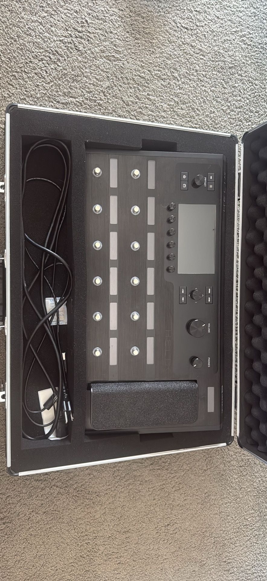 Line6 Helix Amp Modeler FX Board w/ Analog Hard Case