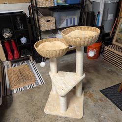 NEW Cat Tree