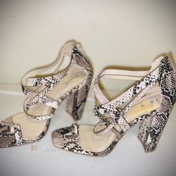 Cupid Snakeskin Heels Size 8 NEW