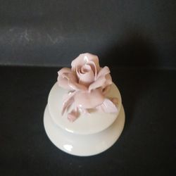 Vintage Nuova Capodimonte Round White Porcelain Trinket Box with Pink Rose (3"Hx3"W)