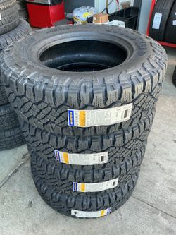 265 70 17  Goodyear wrangler duratrac  RT