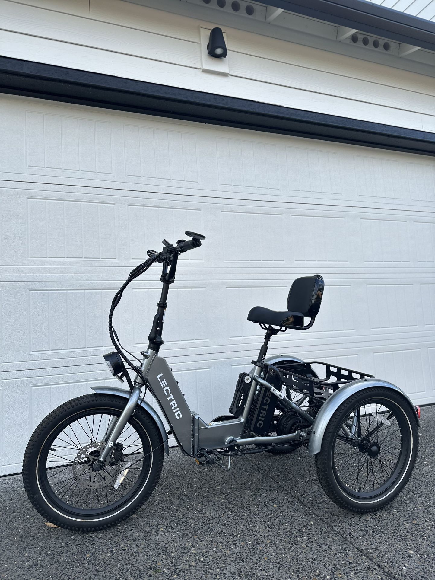 Lectric XP Trike Electric Folding Bike – ONLY 217 MILES – LIKE NEW Tricycle