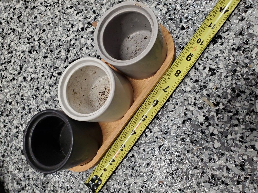 3 Small Pots With Base