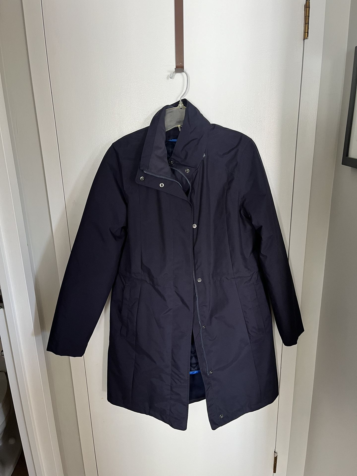 Men’s  Landsend winter dark blue coat. Size small.