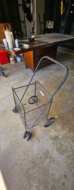 Metal basket with wheels