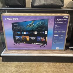 Samsung Crystal UHD CU7000B 43 Inch TV