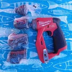 Taladro Milwaukke 12v Brushless Fuel Multi Uso Solo Herramienta 