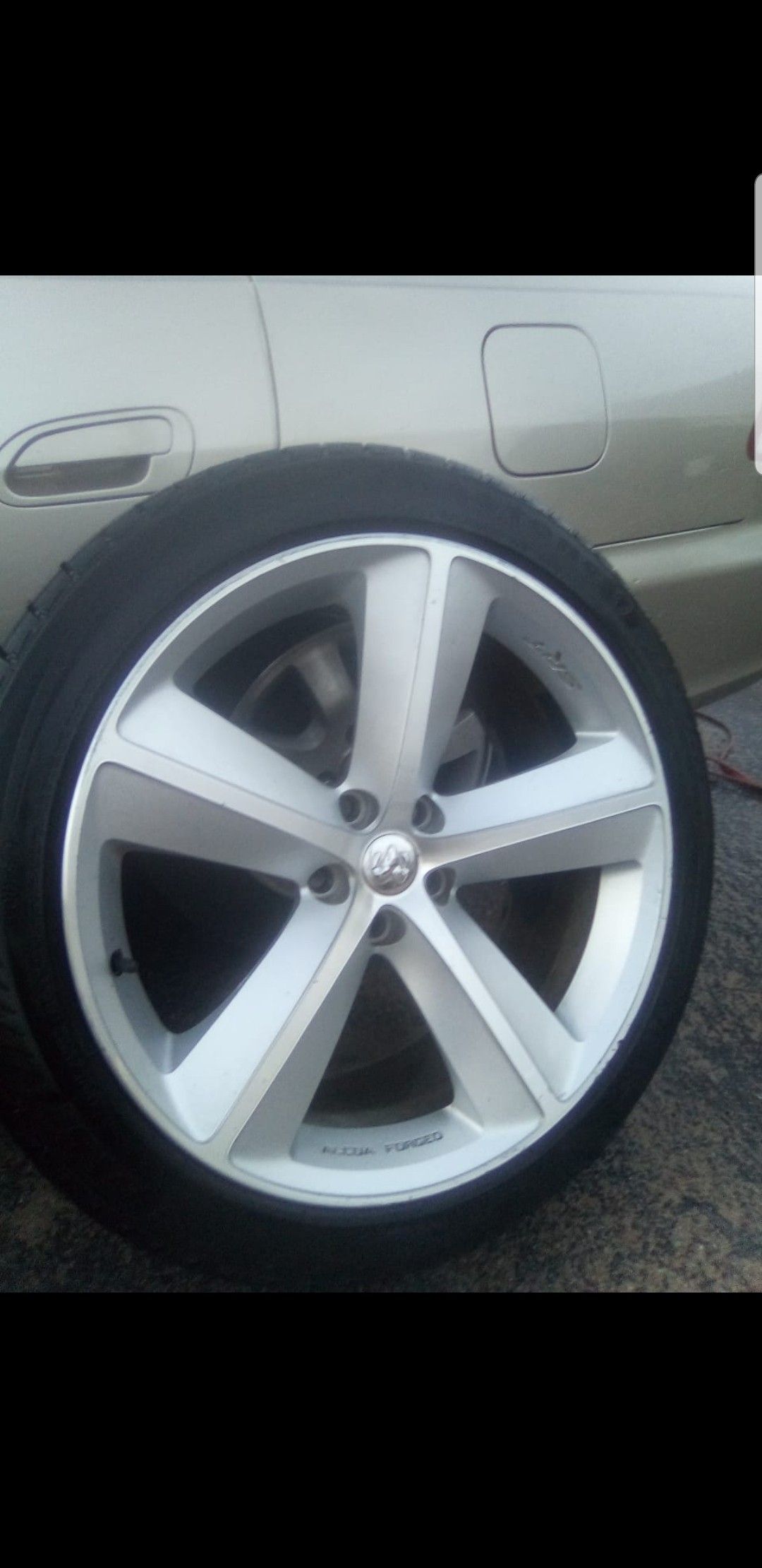 In search of rim 20 srt like pic