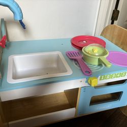 Kids Play Kitchen 