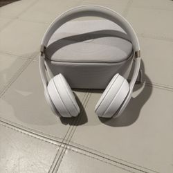 Beats Solo 4