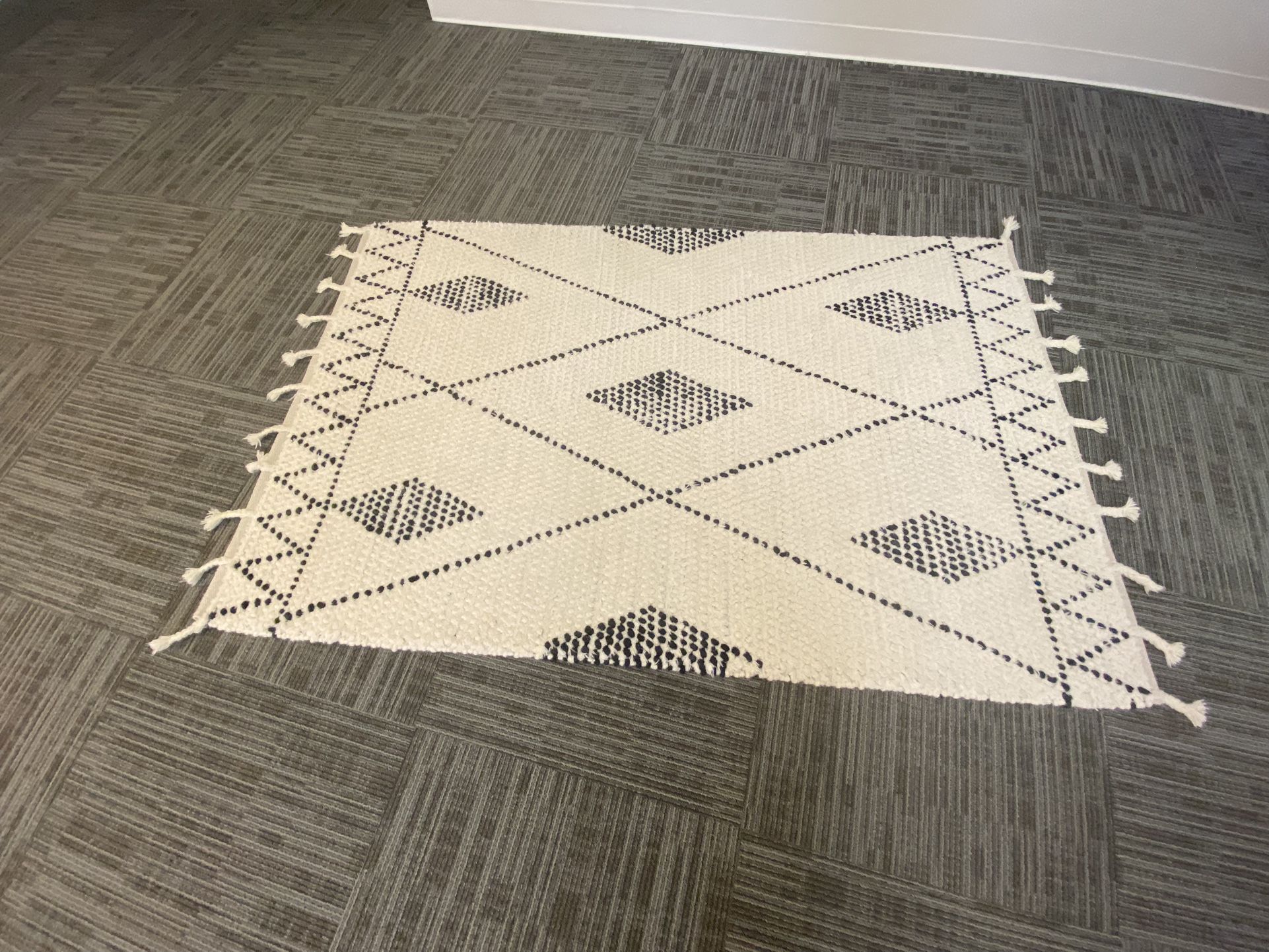 Rug For Sale Nearly Brand New