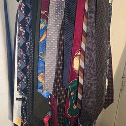 Vintage collection of 200 silk neckties.